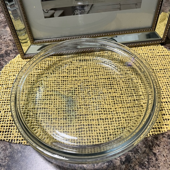 Anchor hooking pie plate - Picture 3 of 5